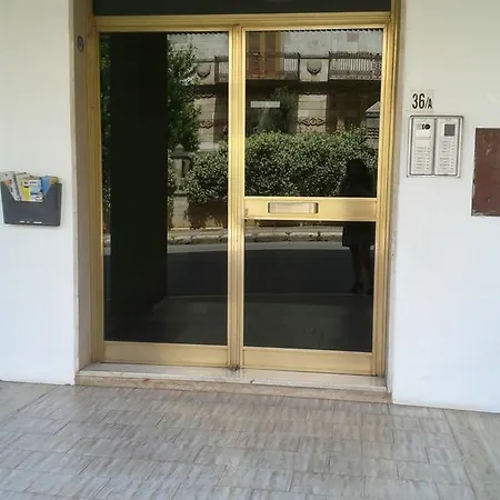 Sisina Apartment